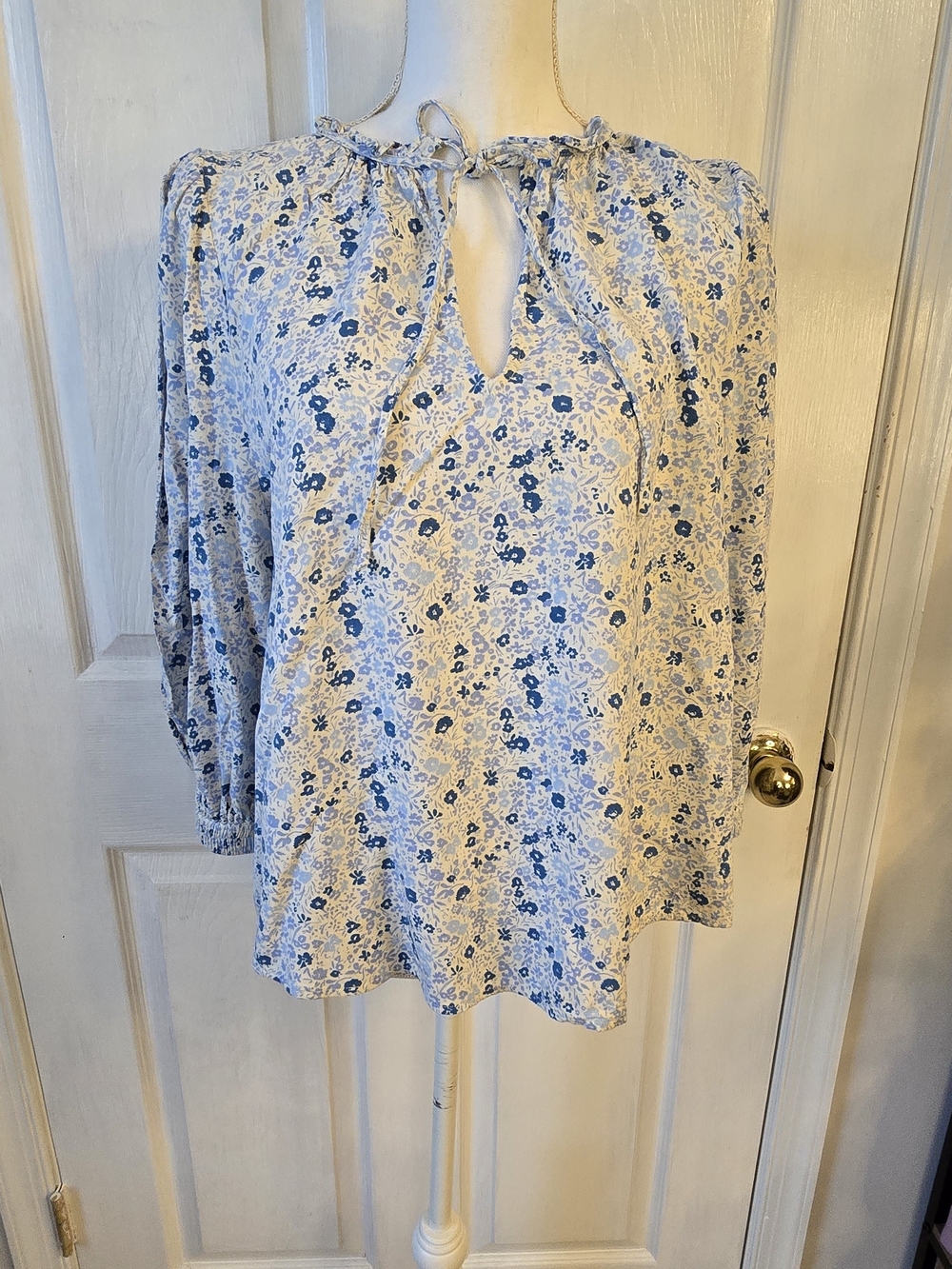 Treasure & Bond Light Blue Floral Tie-Neck Women's Top Boho Feminie Prarie